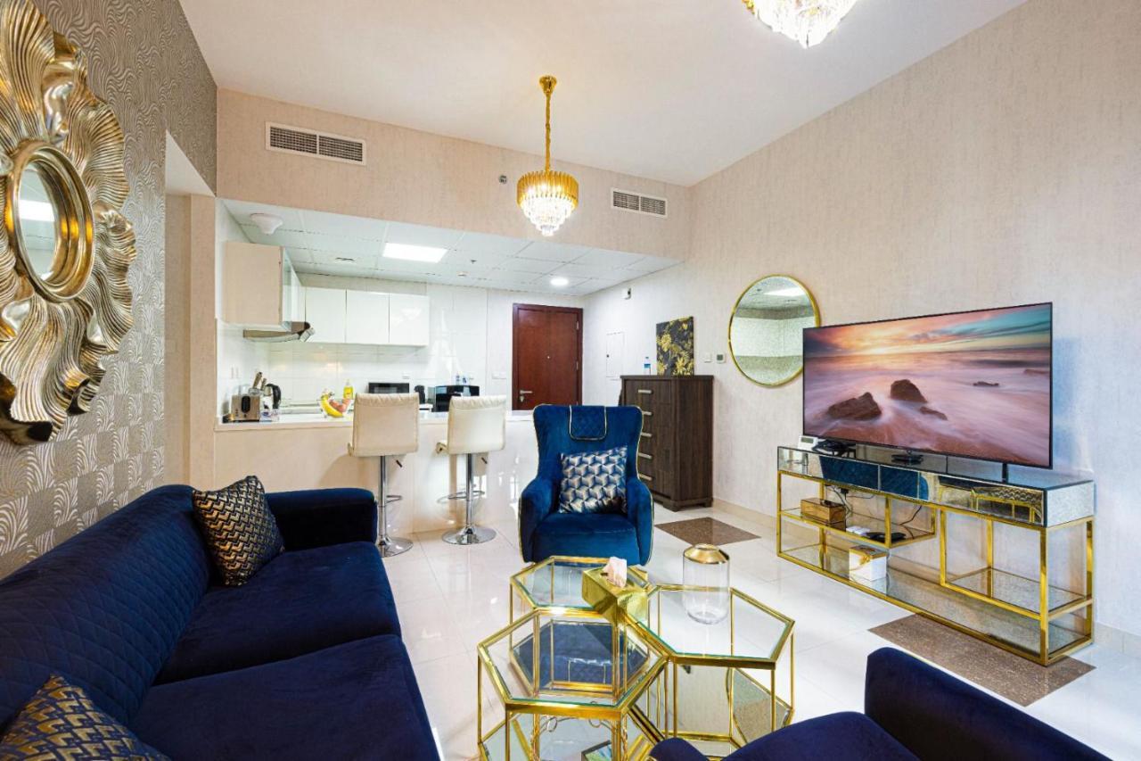 Апартаменти Marina Royal Premium Serviced Marina Wharf - Kids Free Free Check In 24 *