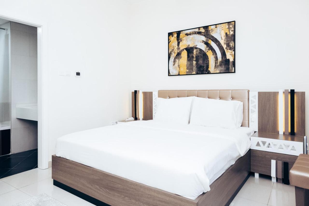 Апартаменти Marina Royal Premium Serviced Marina Wharf - Kids Free Free Check In 24