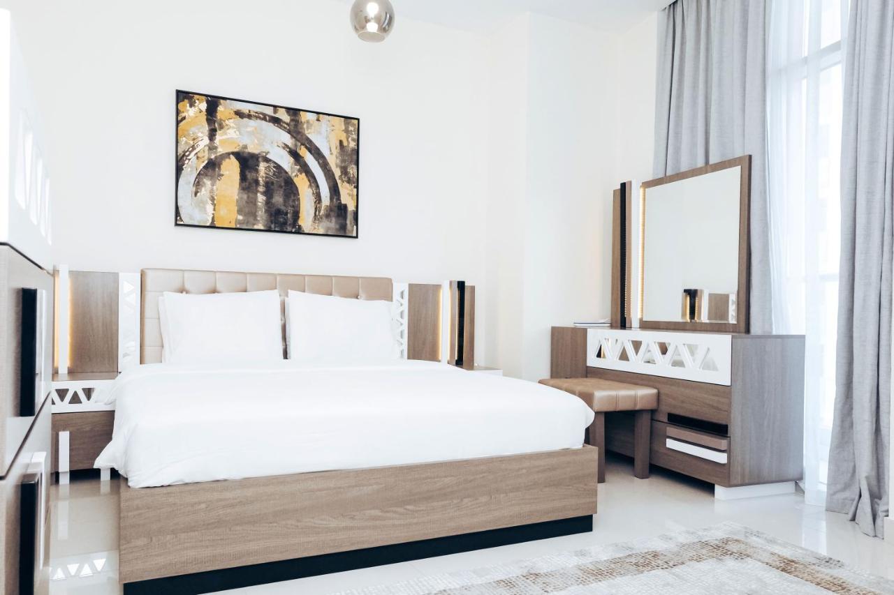 Апартаменти Marina Royal Premium Serviced Marina Wharf - Kids Free Free Check In 24