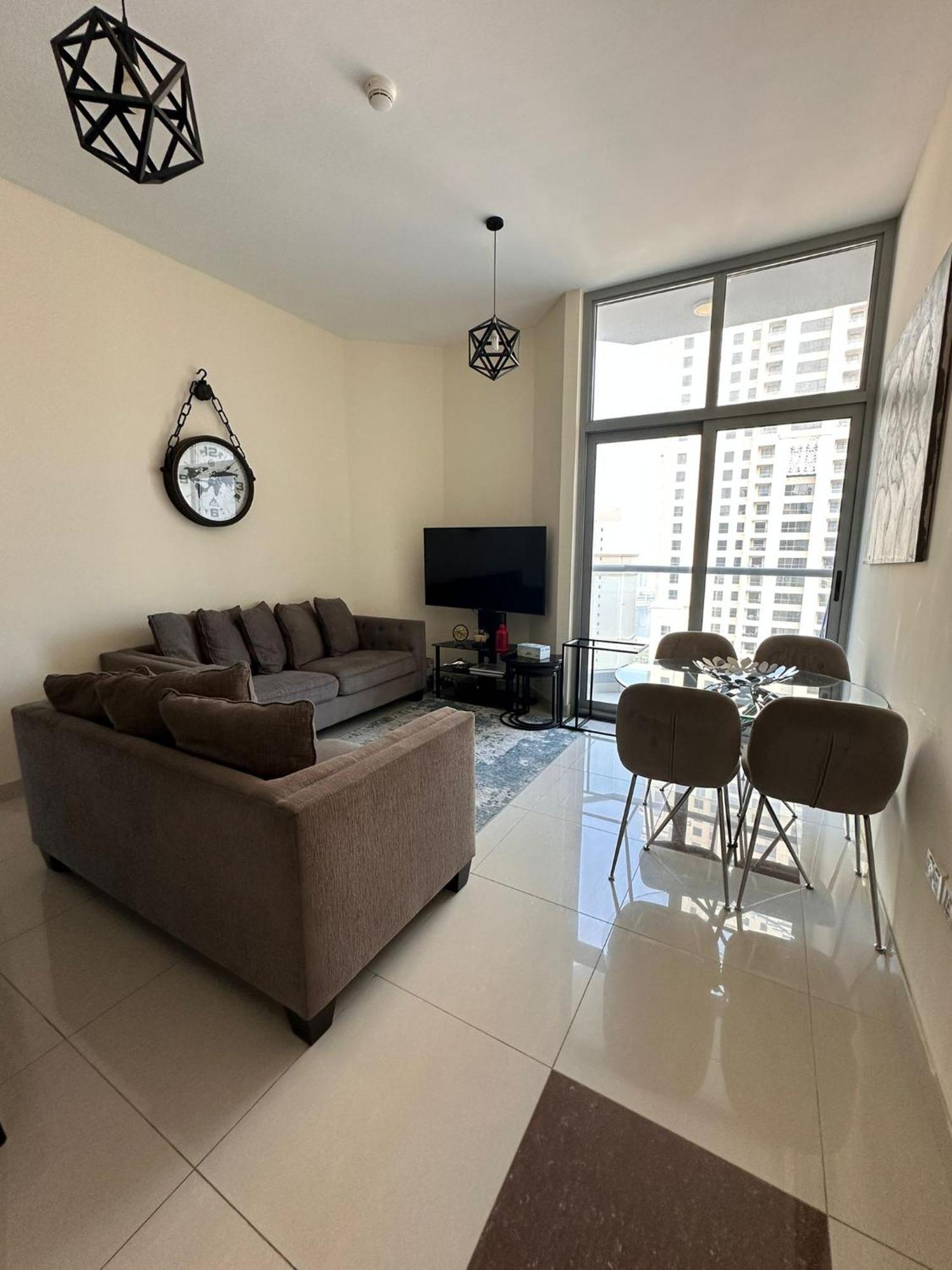 Апартаменти Marina Royal Premium Serviced Marina Wharf - Kids Free Free Check In 24 *